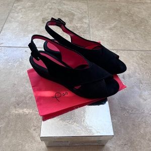 Pas De Rouge Black Peep Toe Sandals